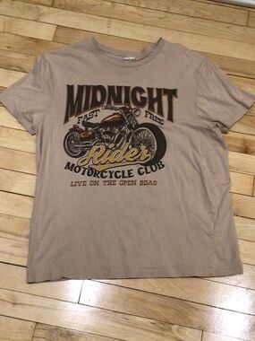 Midnight Rider Motorcycle Club Graphic Tee - Beige/Tan